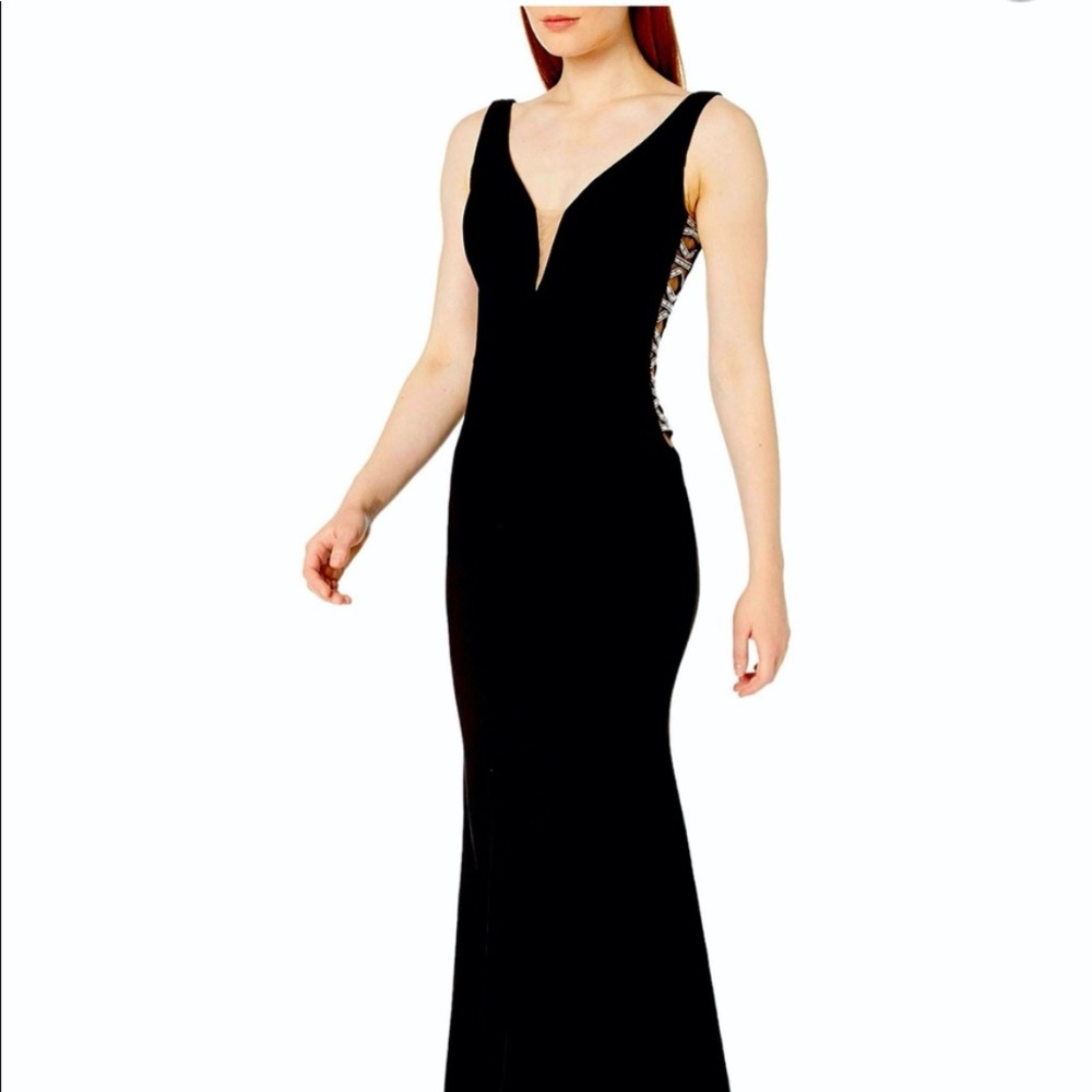 XSCAPE Sleeveless Gown with V-Front Illusion, Rhinestones/Black/Size 6